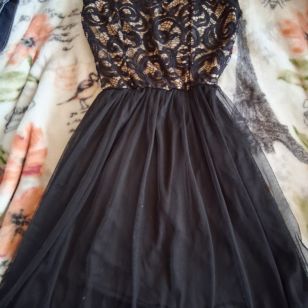 Elegant Black Lace Dress